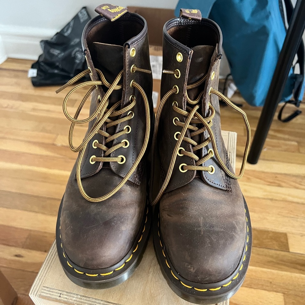 DR. MARTENS brown crazy horse leather boot